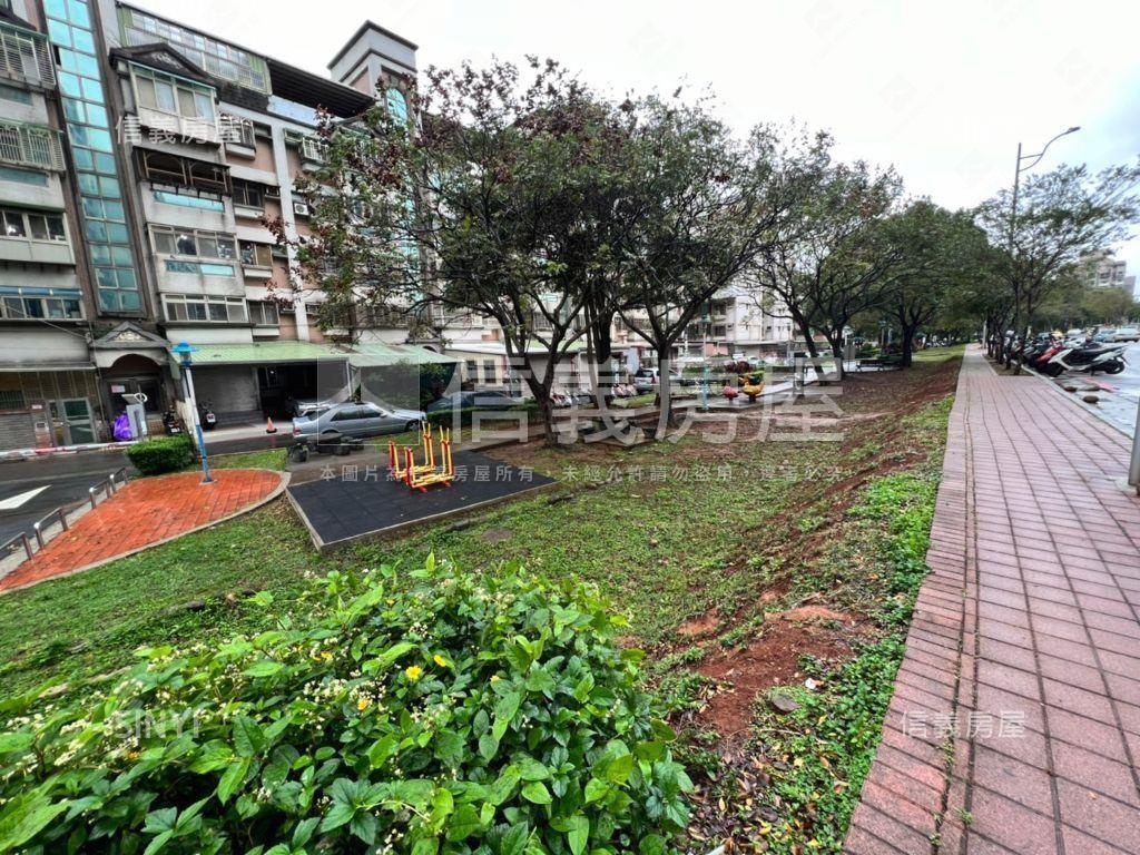 邊間面寬金店面有車位房屋室內格局與周邊環境