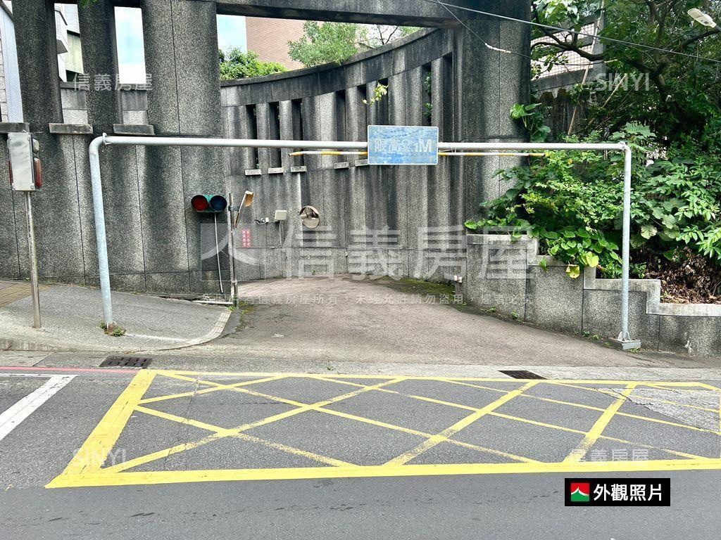 安居邊間高樓三房車位房屋室內格局與周邊環境