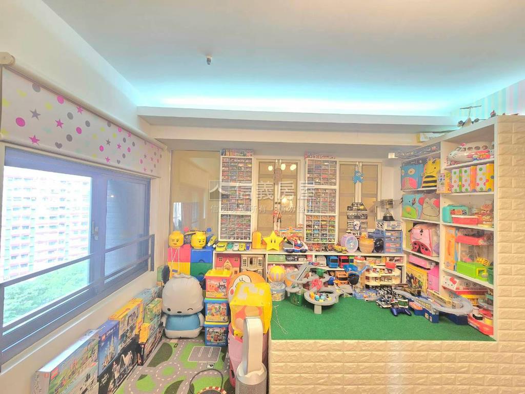 凱撒絕美大空間美屋雙車位房屋室內格局與周邊環境