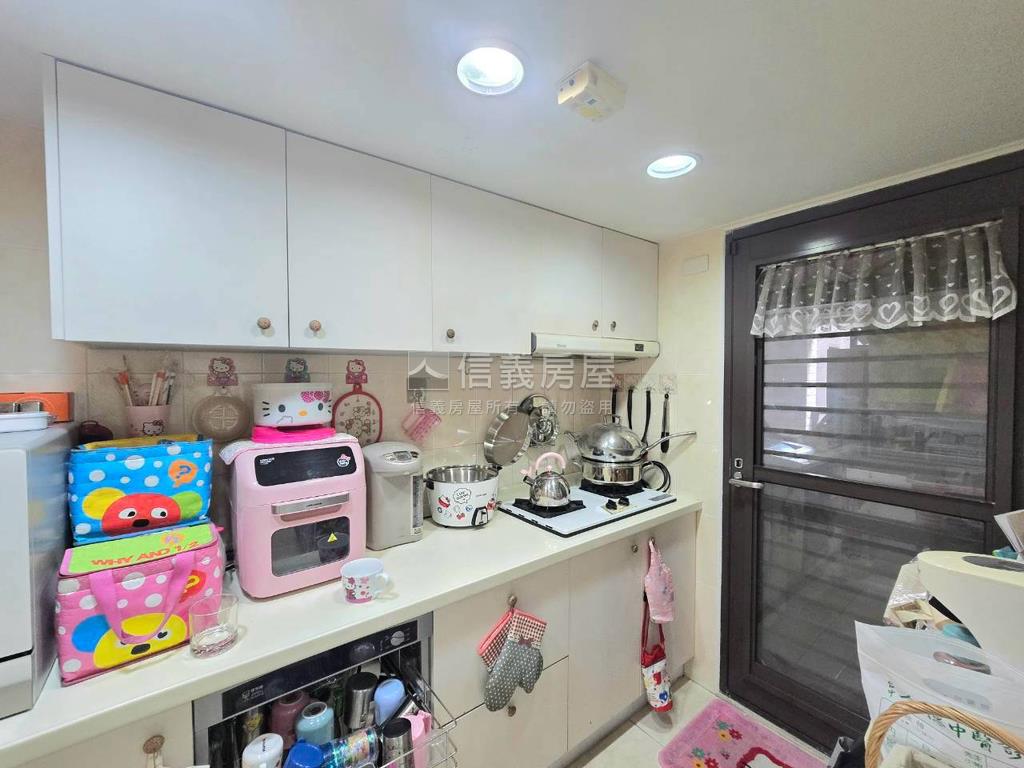 凱撒絕美大空間美屋雙車位房屋室內格局與周邊環境