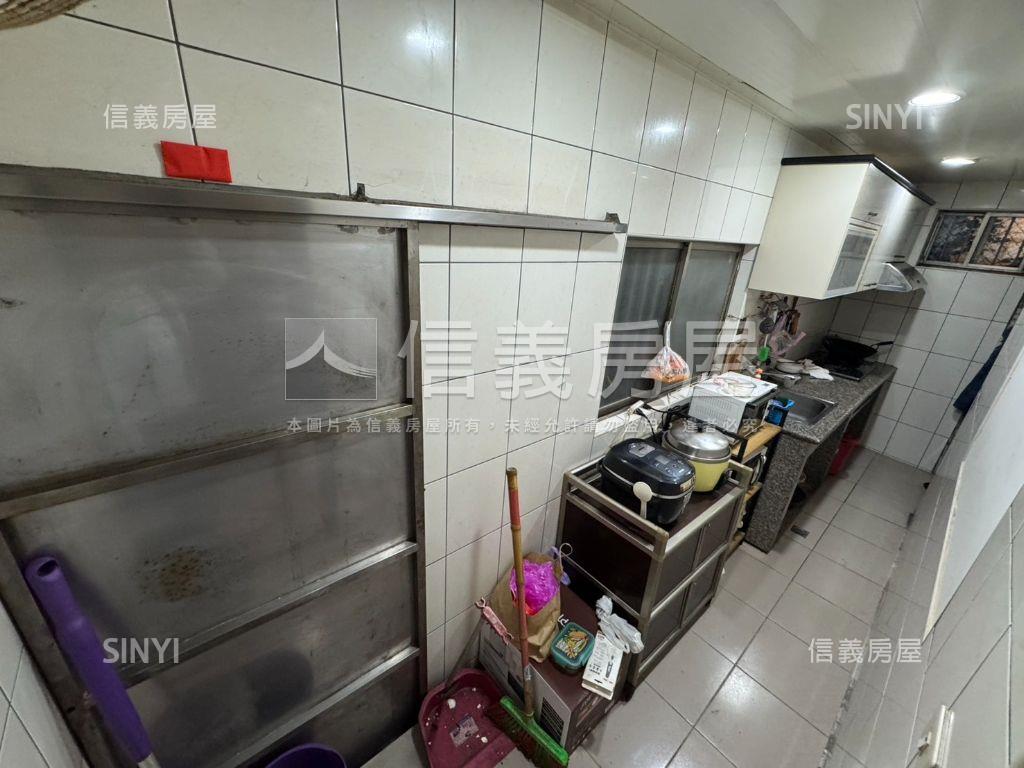 專任☆南勢京華花園美透天房屋室內格局與周邊環境