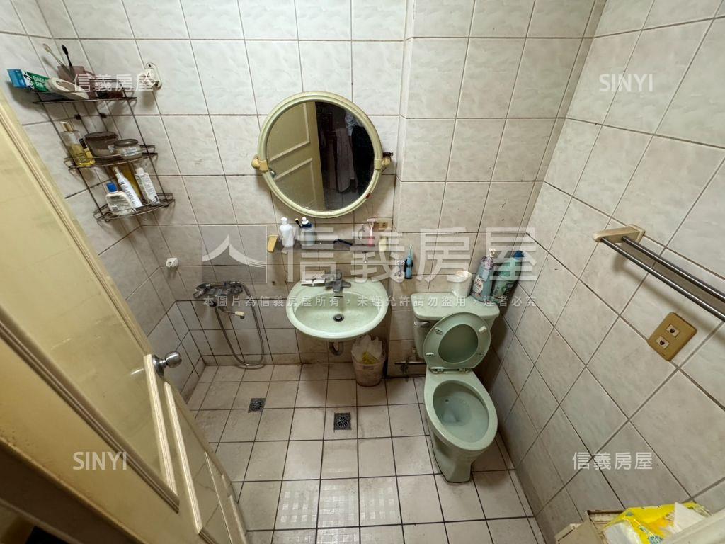 專任☆南勢京華花園美透天房屋室內格局與周邊環境