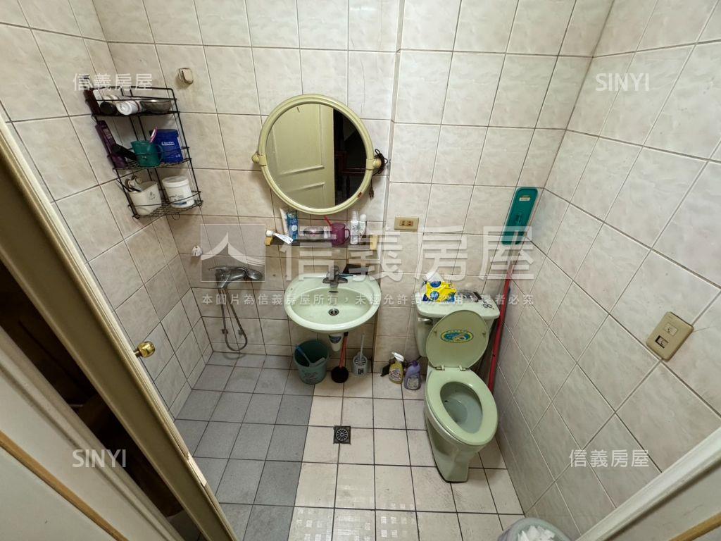 專任☆南勢京華花園美透天房屋室內格局與周邊環境