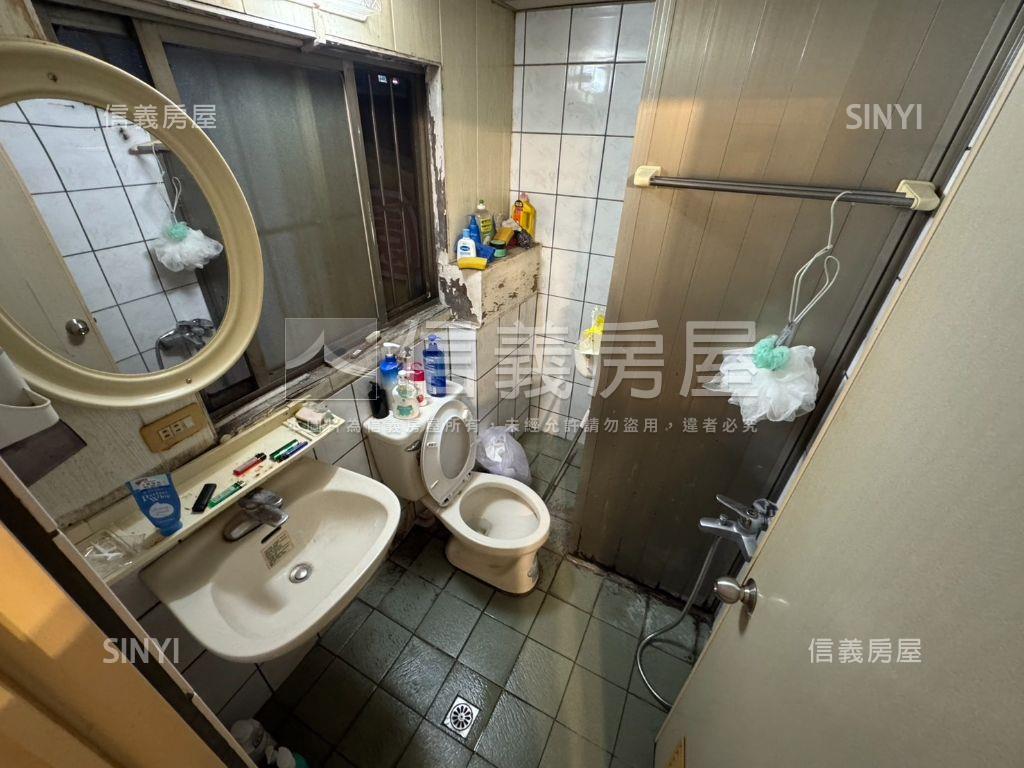 專任☆南勢京華花園美透天房屋室內格局與周邊環境