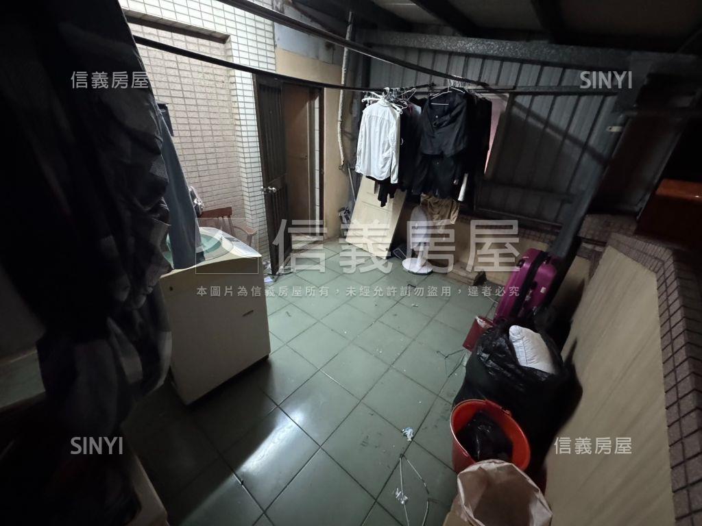 專任☆南勢京華花園美透天房屋室內格局與周邊環境