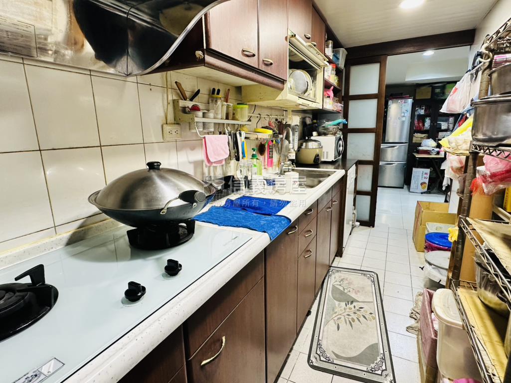 近明德捷運方正一樓房屋室內格局與周邊環境