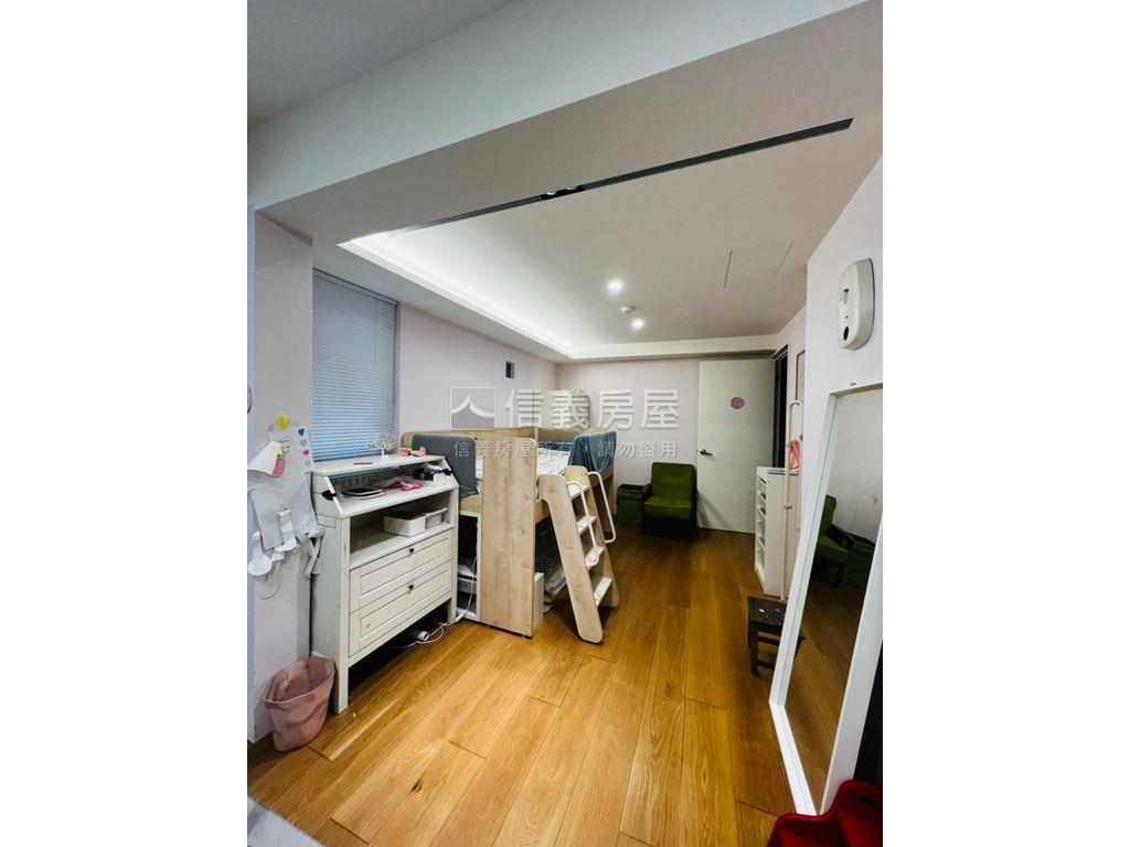 直接入住美麗山林房屋室內格局與周邊環境
