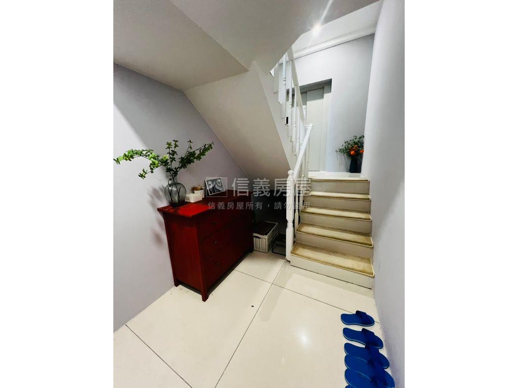 直接入住美麗山林房屋室內格局與周邊環境