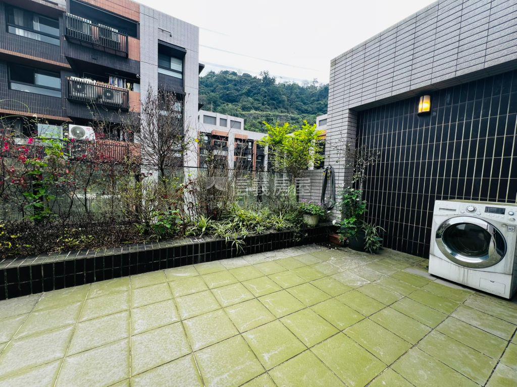 直接入住美麗山林房屋室內格局與周邊環境