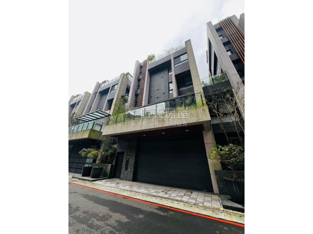 直接入住美麗山林房屋室內格局與周邊環境