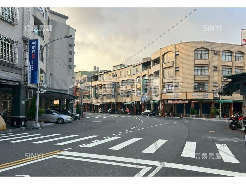 文藻角窗超醒目金透店房屋室內格局與周邊環境