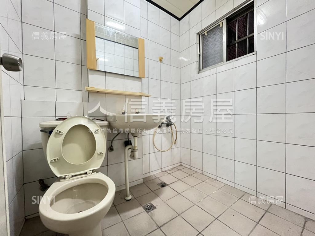 正五權西路熱鬧臨路透店房屋室內格局與周邊環境