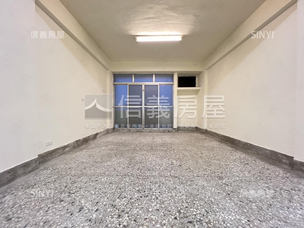 正五權西路熱鬧臨路透店房屋室內格局與周邊環境