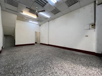 正五權西路熱鬧臨路透店