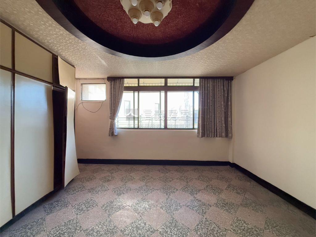 近交流道和平路透天房屋室內格局與周邊環境