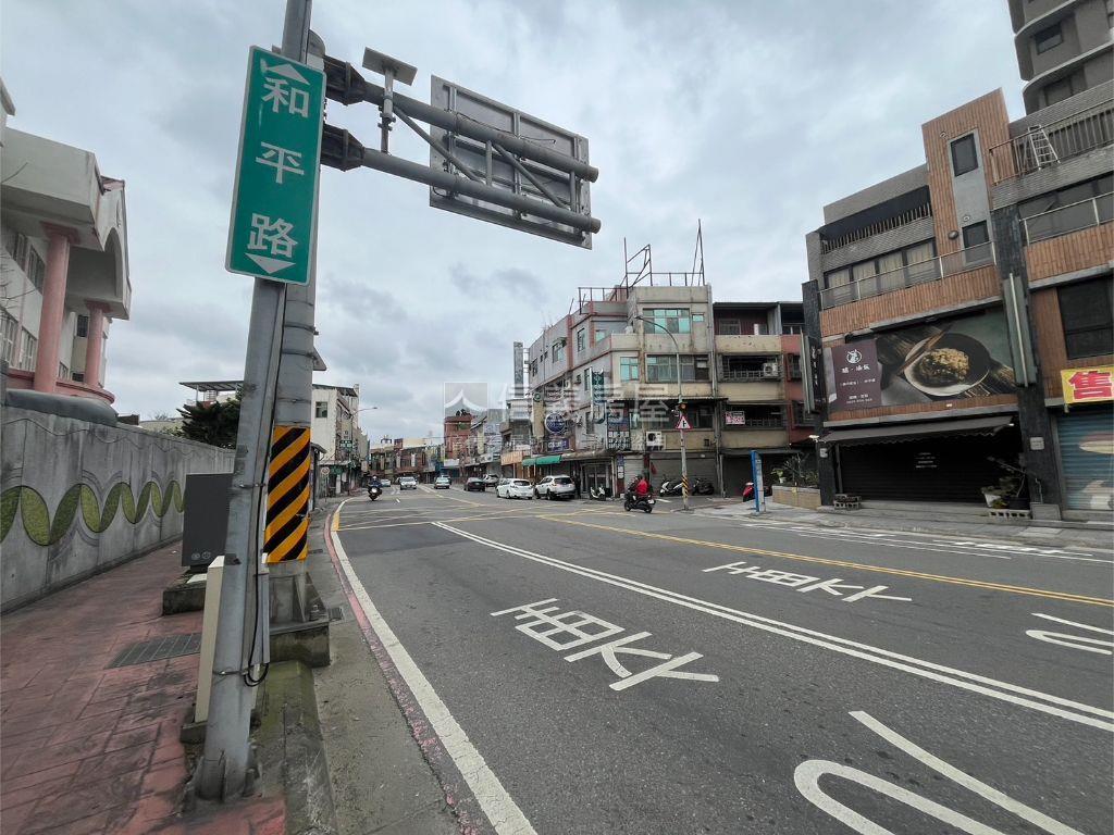 近交流道和平路透天房屋室內格局與周邊環境