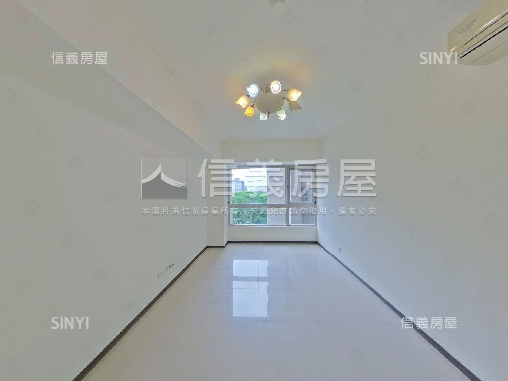 新店台北人三房房屋室內格局與周邊環境