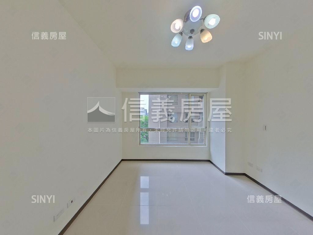 新店台北人三房房屋室內格局與周邊環境