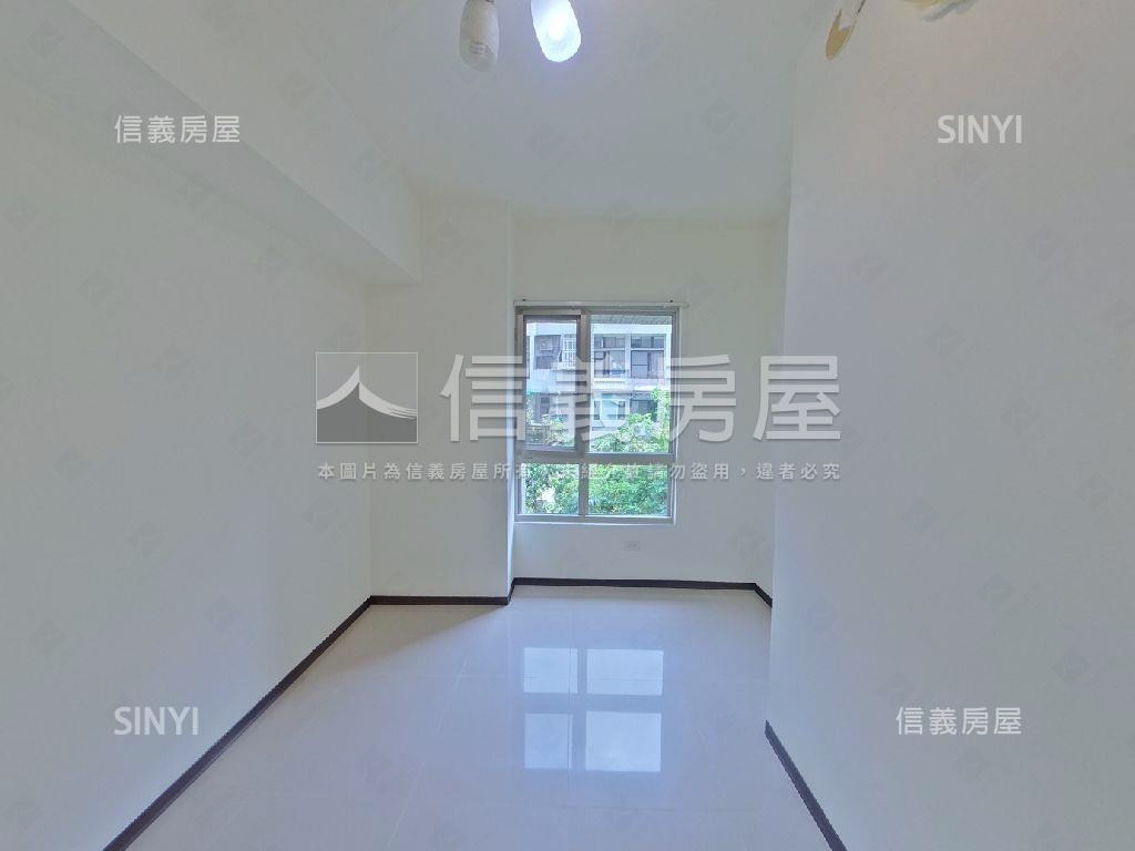 新店台北人三房房屋室內格局與周邊環境