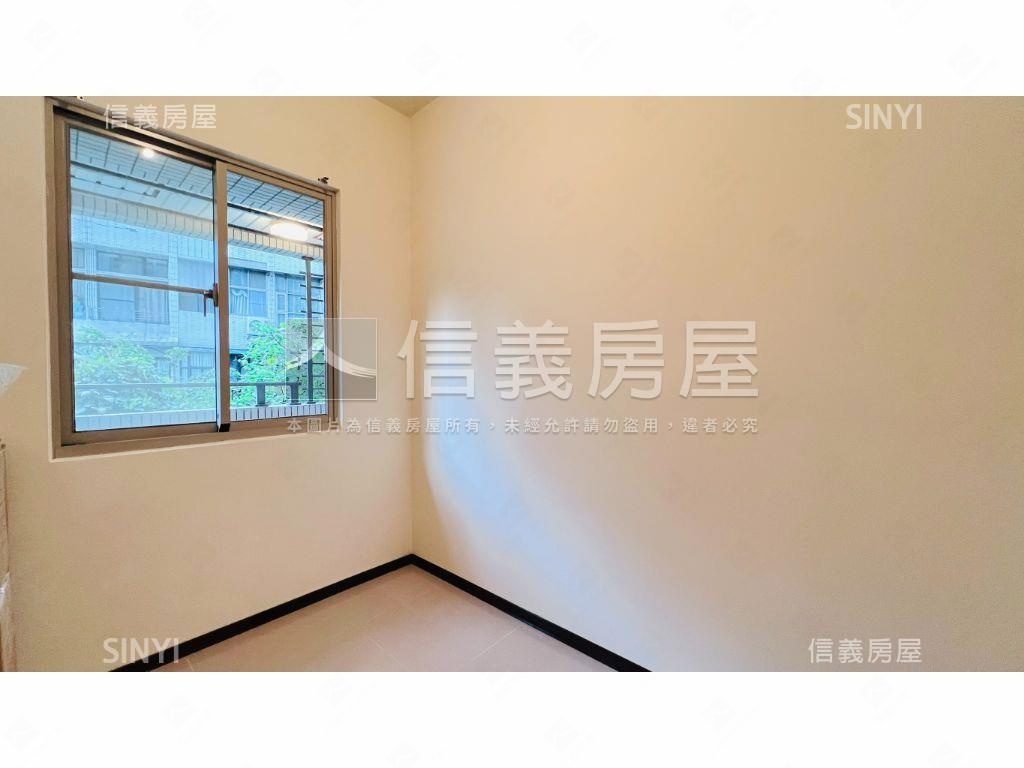 新店台北人三房房屋室內格局與周邊環境