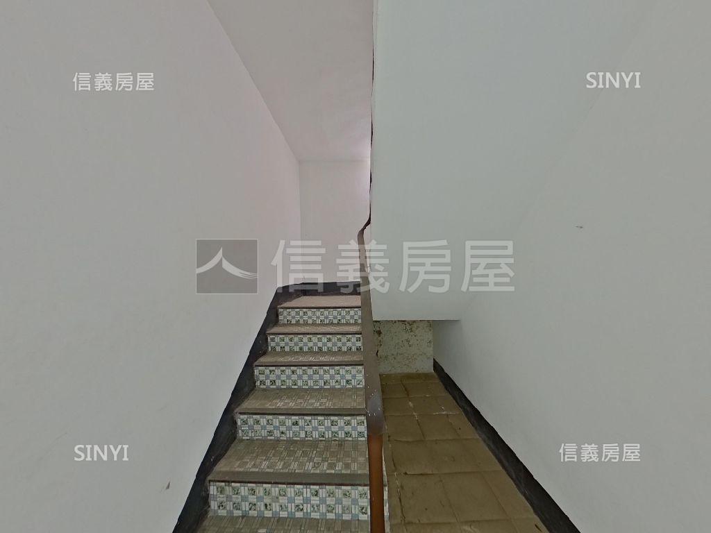 近辭修路透天房屋室內格局與周邊環境