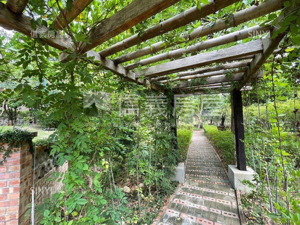 龍居山林龍盤居帝王心墅房屋室內格局與周邊環境