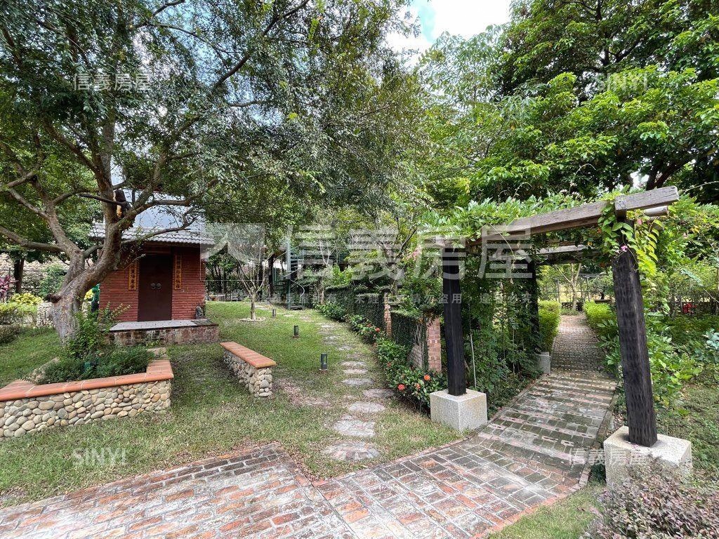 龍居山林龍盤居帝王心墅房屋室內格局與周邊環境