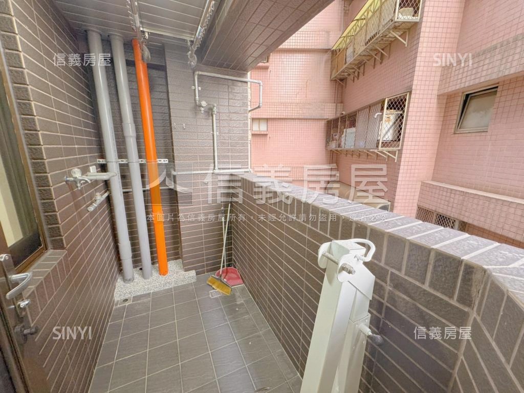 漢寶臺大苑三房車位房屋室內格局與周邊環境