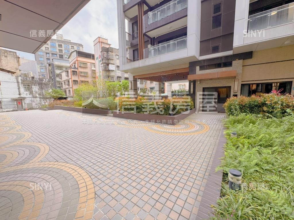 漢寶臺大苑三房車位房屋室內格局與周邊環境