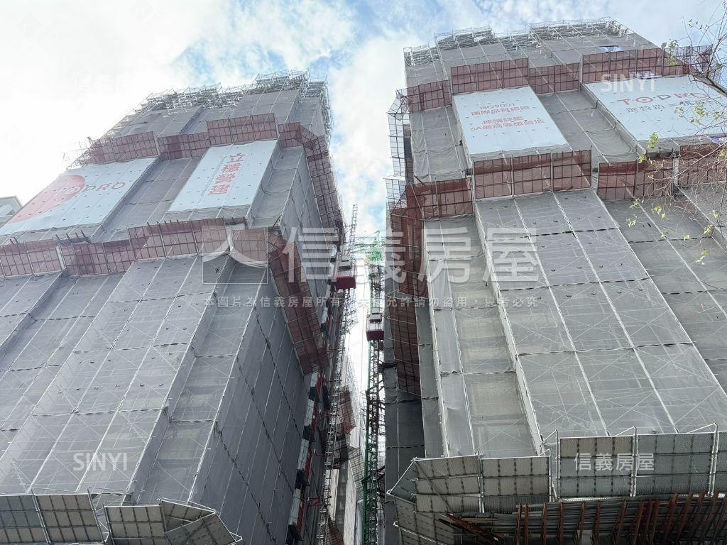 悅見山☀️３房雙車│平轉房屋室內格局與周邊環境