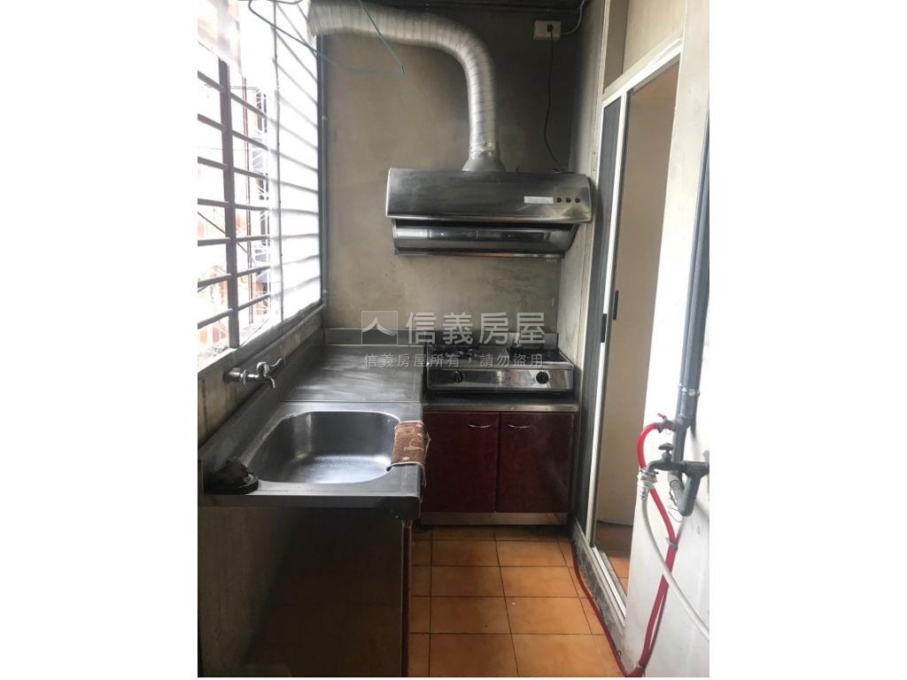 貴族大樓套房房屋室內格局與周邊環境