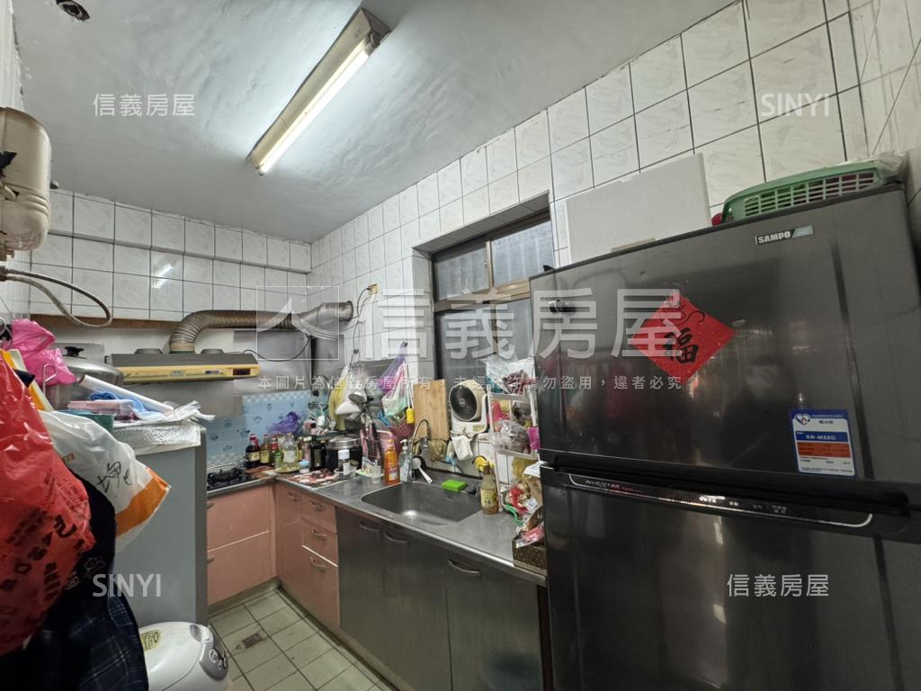 自強路透天房屋室內格局與周邊環境