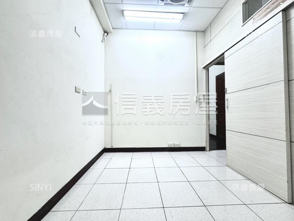 工學商圈低總價３房附車位房屋室內格局與周邊環境
