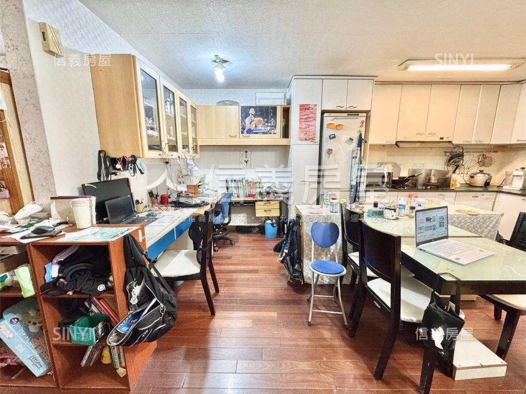 專任＊三民商圈方正２樓房屋室內格局與周邊環境