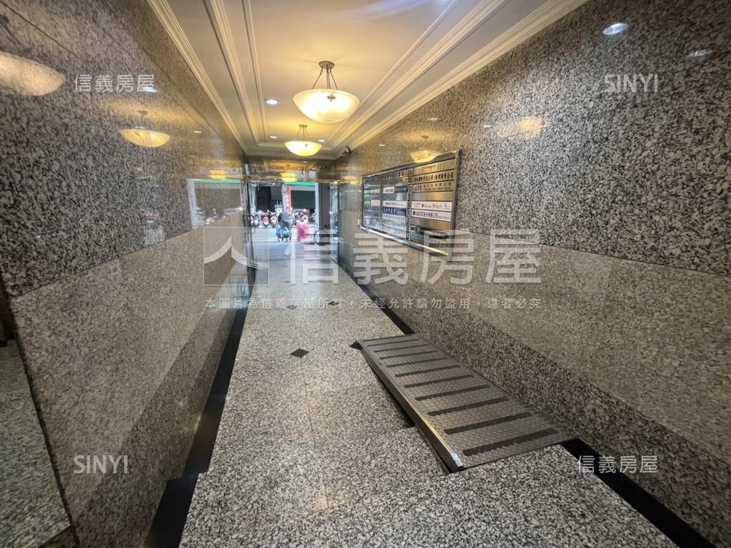 民權西路捷運站百坪辨公房屋室內格局與周邊環境