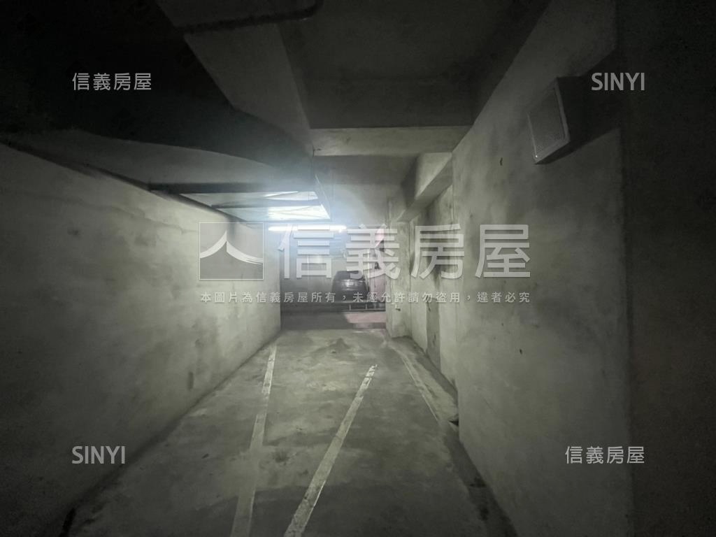 民權西路捷運站百坪辨公房屋室內格局與周邊環境