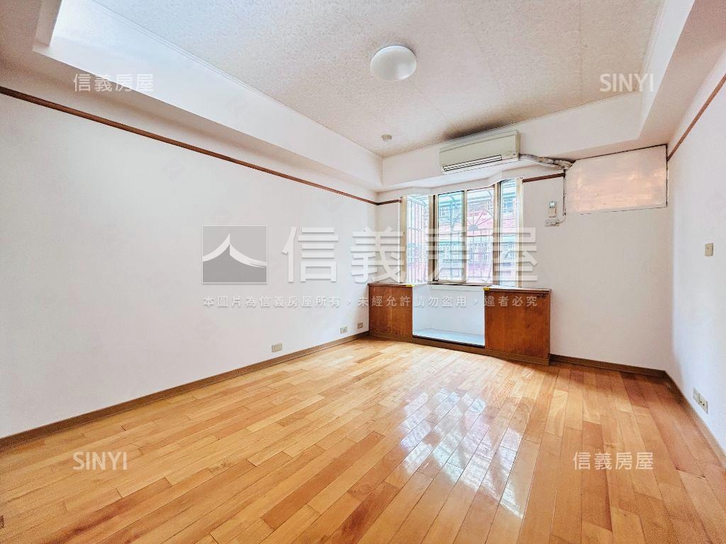 晨曦微光學區宅房屋室內格局與周邊環境