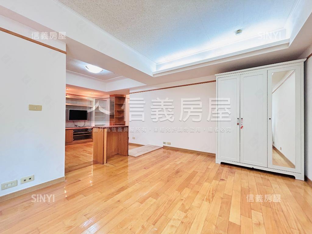 晨曦微光學區宅房屋室內格局與周邊環境