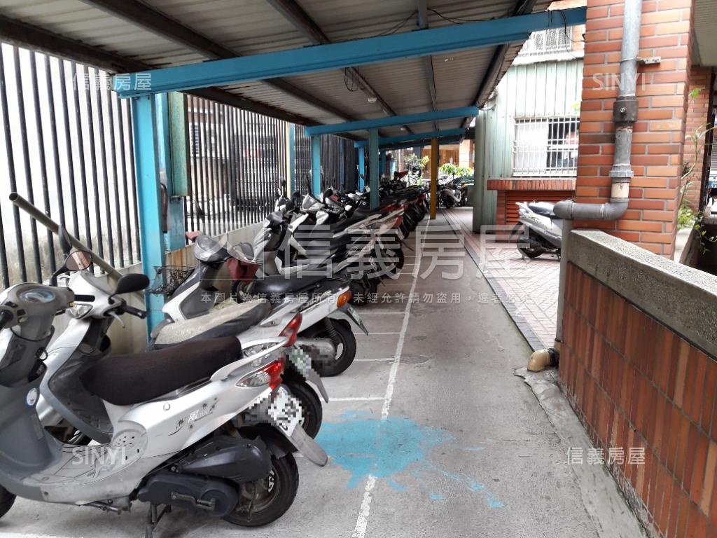 晨曦微光學區宅房屋室內格局與周邊環境
