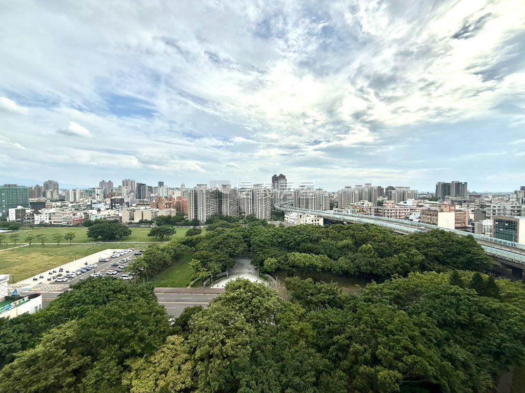 森林首席Ｄ棟面公園視野戶房屋室內格局與周邊環境