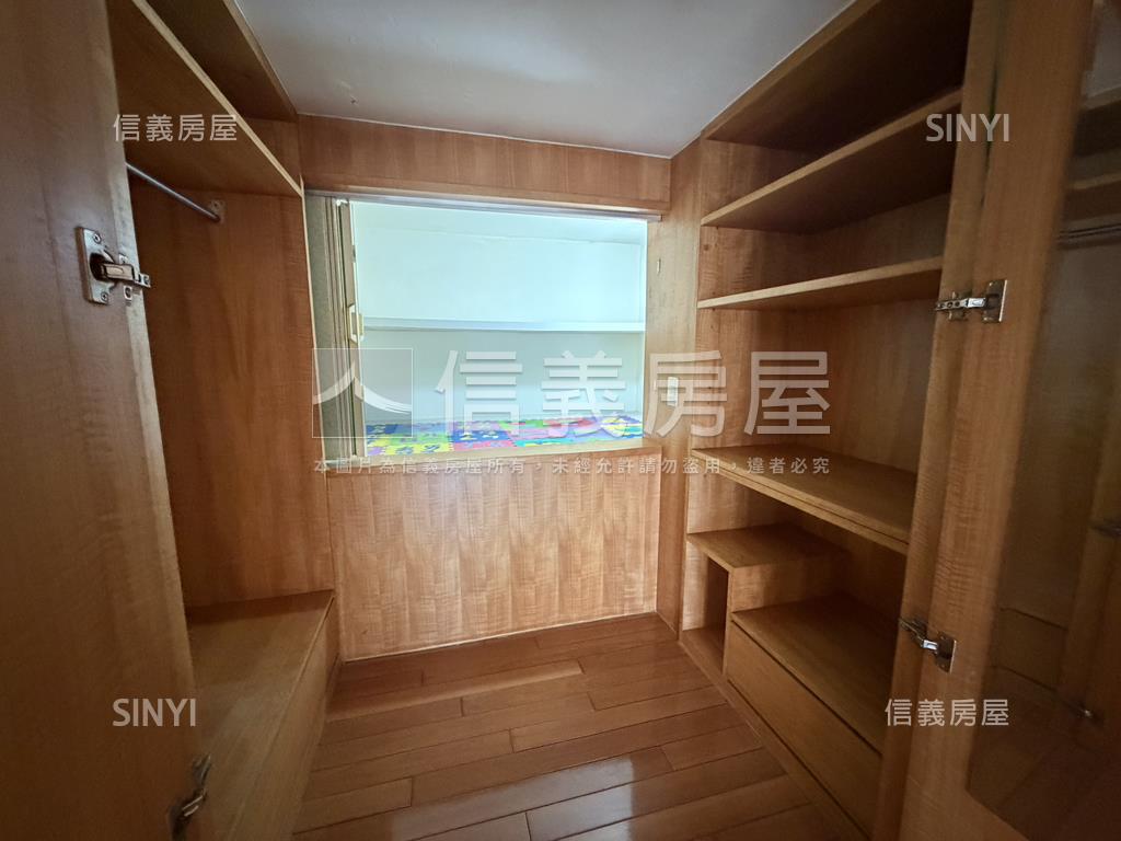 專任基泰高更露臺美妝戶房屋室內格局與周邊環境