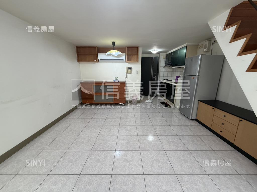 專任基泰高更露臺美妝戶房屋室內格局與周邊環境