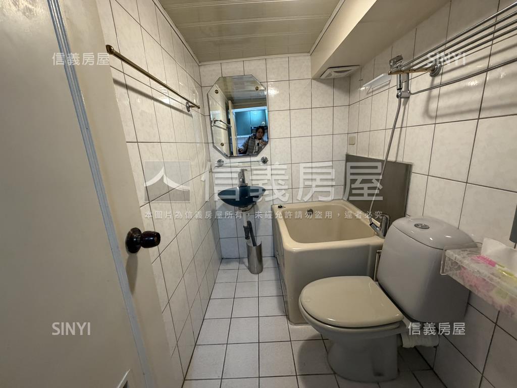 專任基泰高更露臺美妝戶房屋室內格局與周邊環境