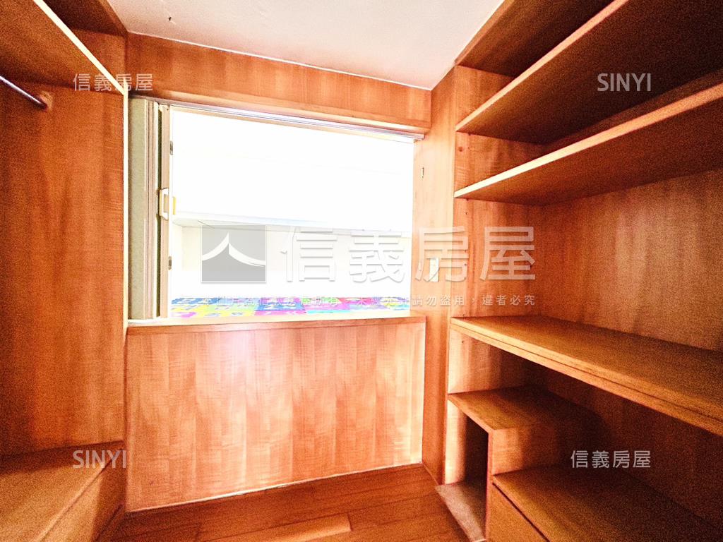專任基泰高更露臺美妝戶房屋室內格局與周邊環境