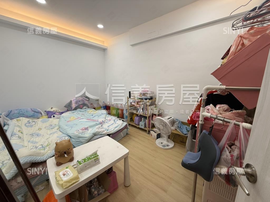 長安路近交流道美裝潢３房房屋室內格局與周邊環境