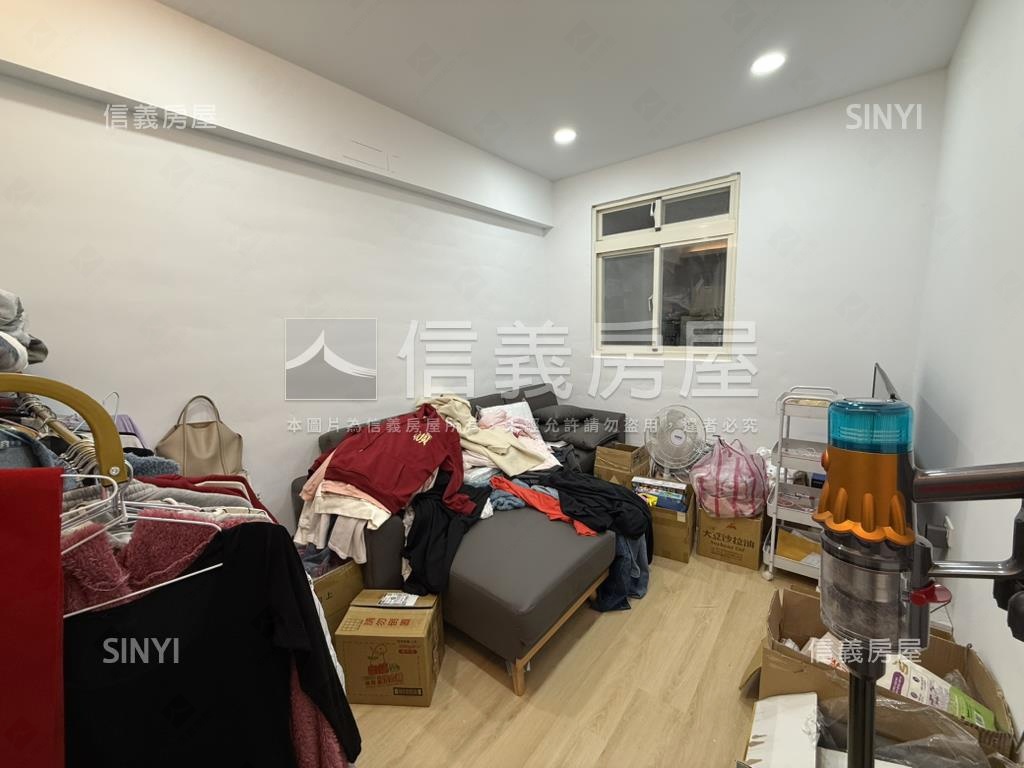 長安路近交流道美裝潢３房房屋室內格局與周邊環境