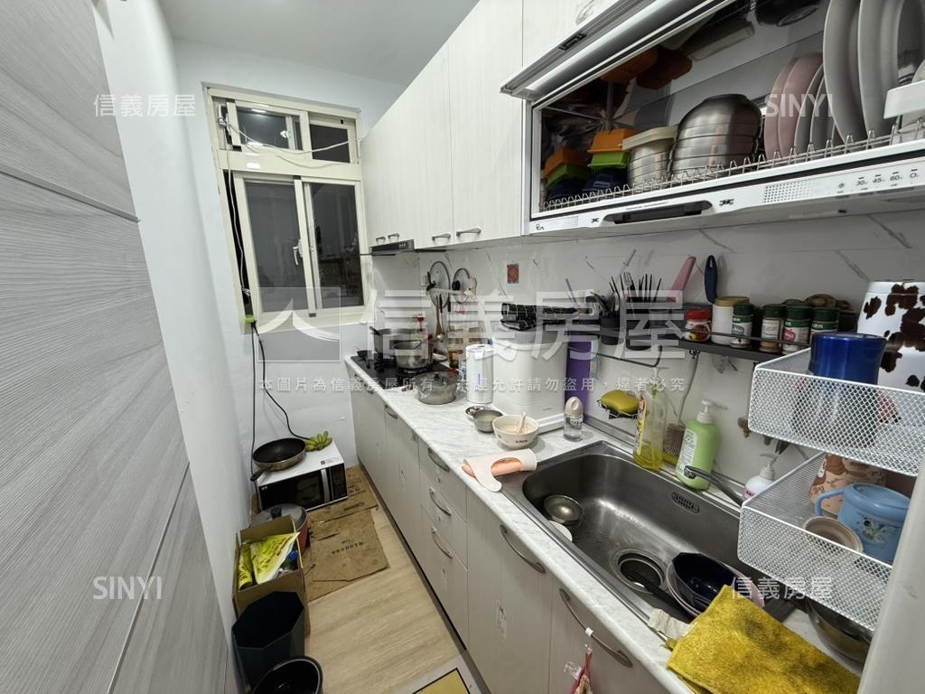 長安路近交流道美裝潢３房房屋室內格局與周邊環境