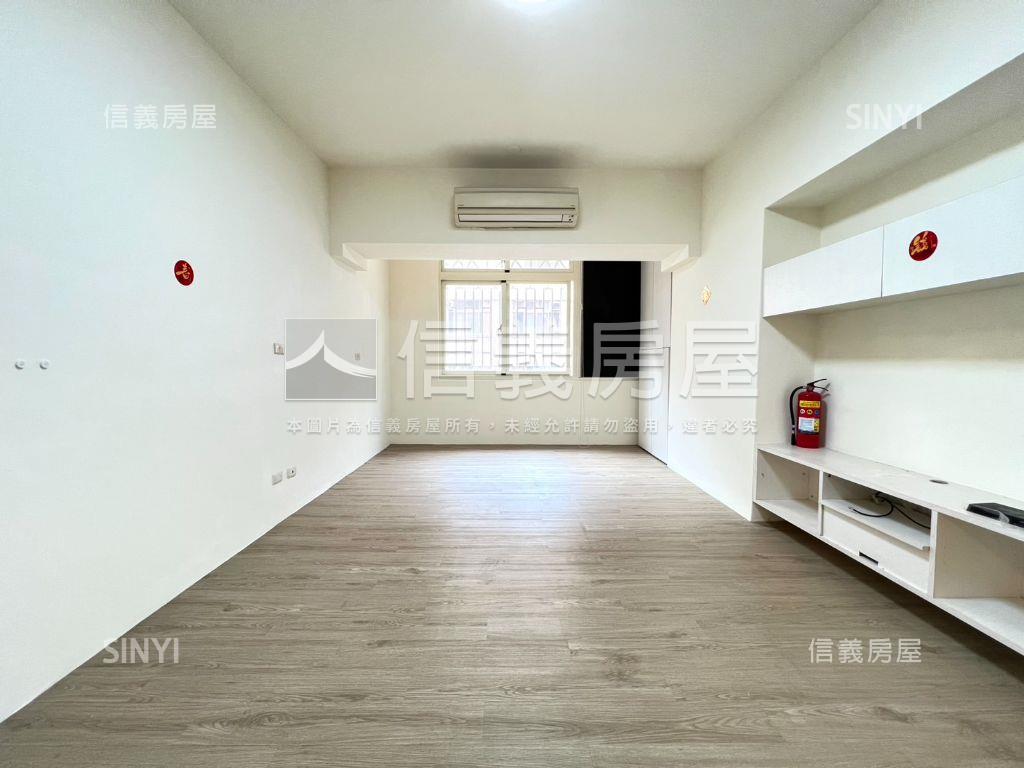 世紀紅大空間露臺戶附車位房屋室內格局與周邊環境