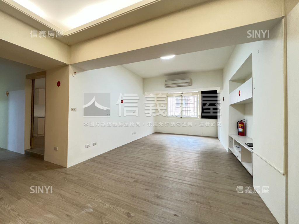 世紀紅大空間露臺戶附車位房屋室內格局與周邊環境