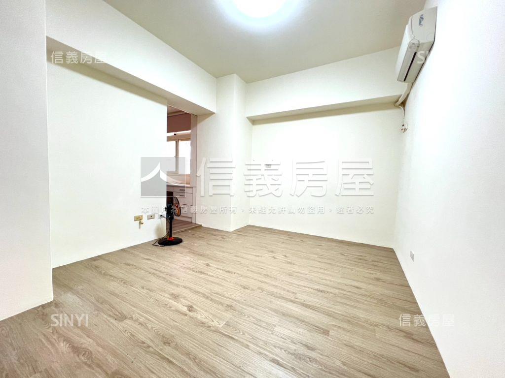 世紀紅大空間露臺戶附車位房屋室內格局與周邊環境